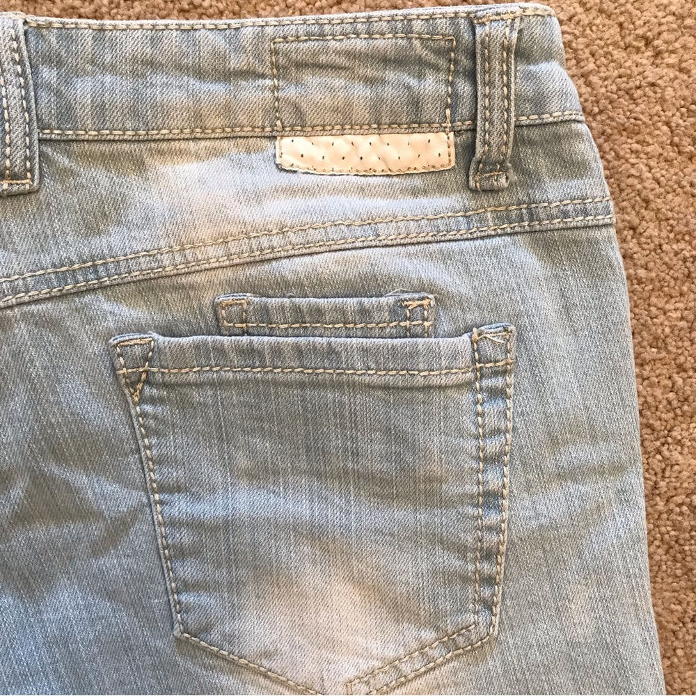 Jolt Distressed Denim Shorts Size 9 Light Blue Pearl Detail Embroidered Cross - Picture 9 of 14